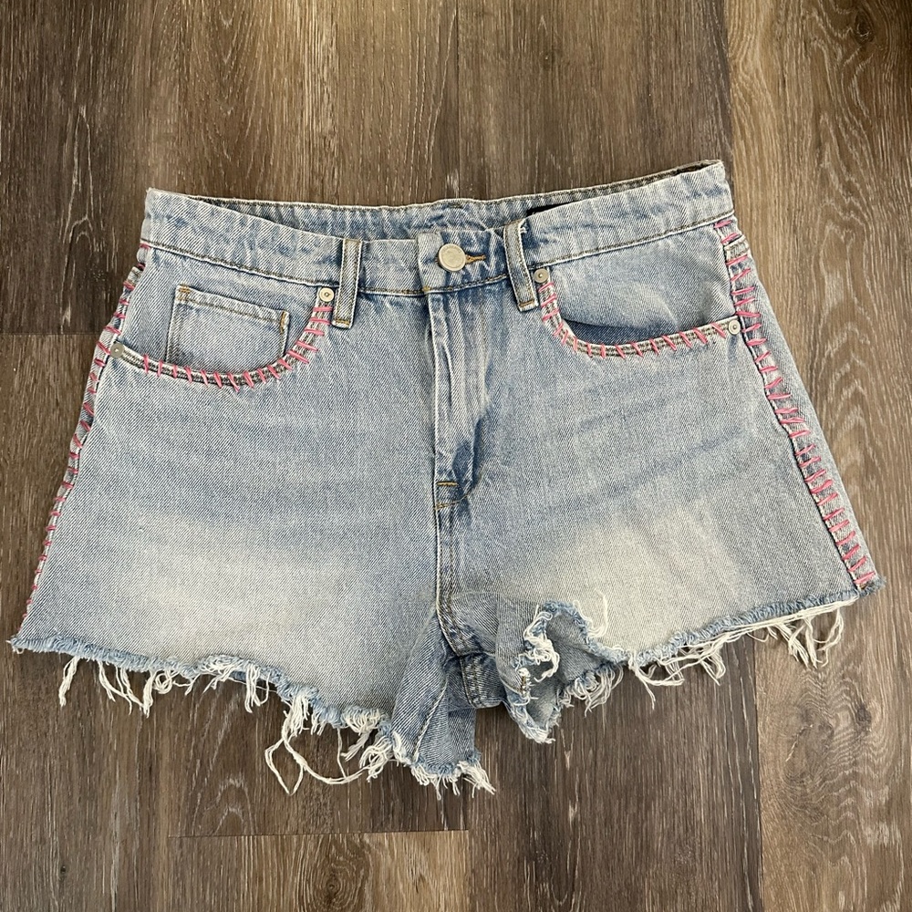 Blank nyc barrow whipstitch detail denim shorts - Picture 1 of 3